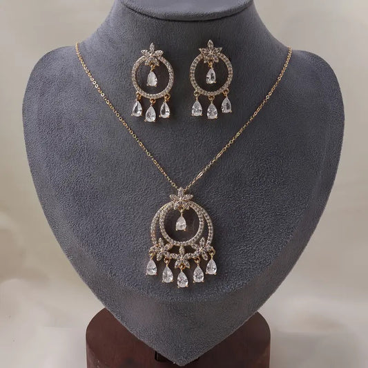 Damen-Schmuckset – Blumenförmige Halskette und Ohrringe mit Zirkonia